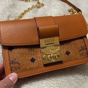 MCM Tracy Crossbody in Visetos